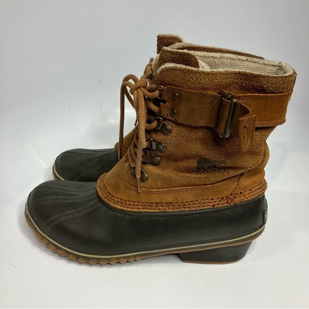 Sorel winter fancy lace up boots duck boots size 8.5‎